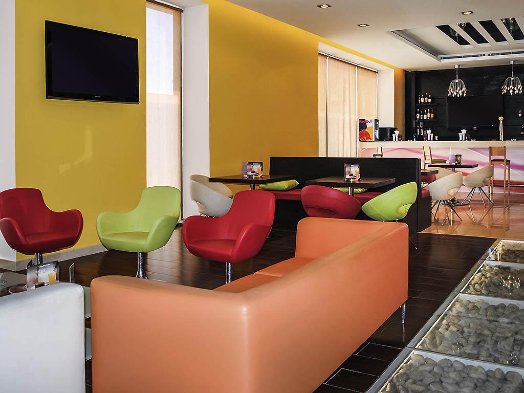 Ibis Amman Hotell Exteriör bild