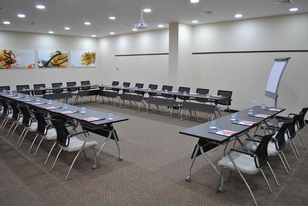 Ibis Amman Hotell Exteriör bild